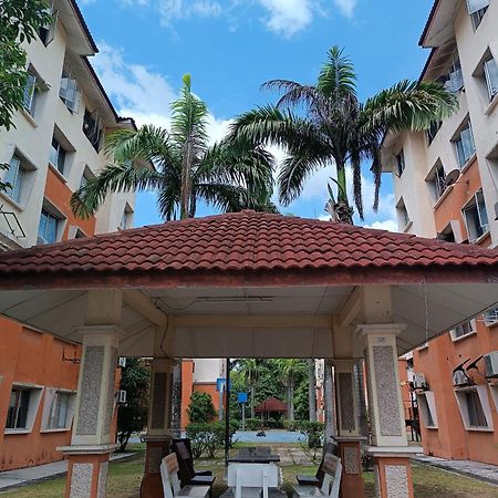 M.Fr Homestay Pangsapuri Putra Damai Putrajaya Exterior photo