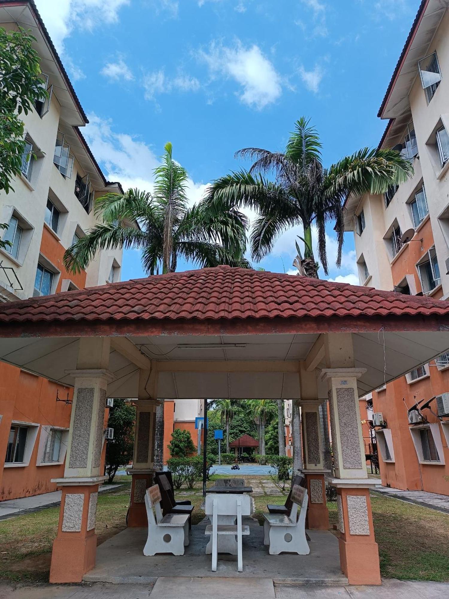 M.Fr Homestay Pangsapuri Putra Damai Putrajaya Exterior photo